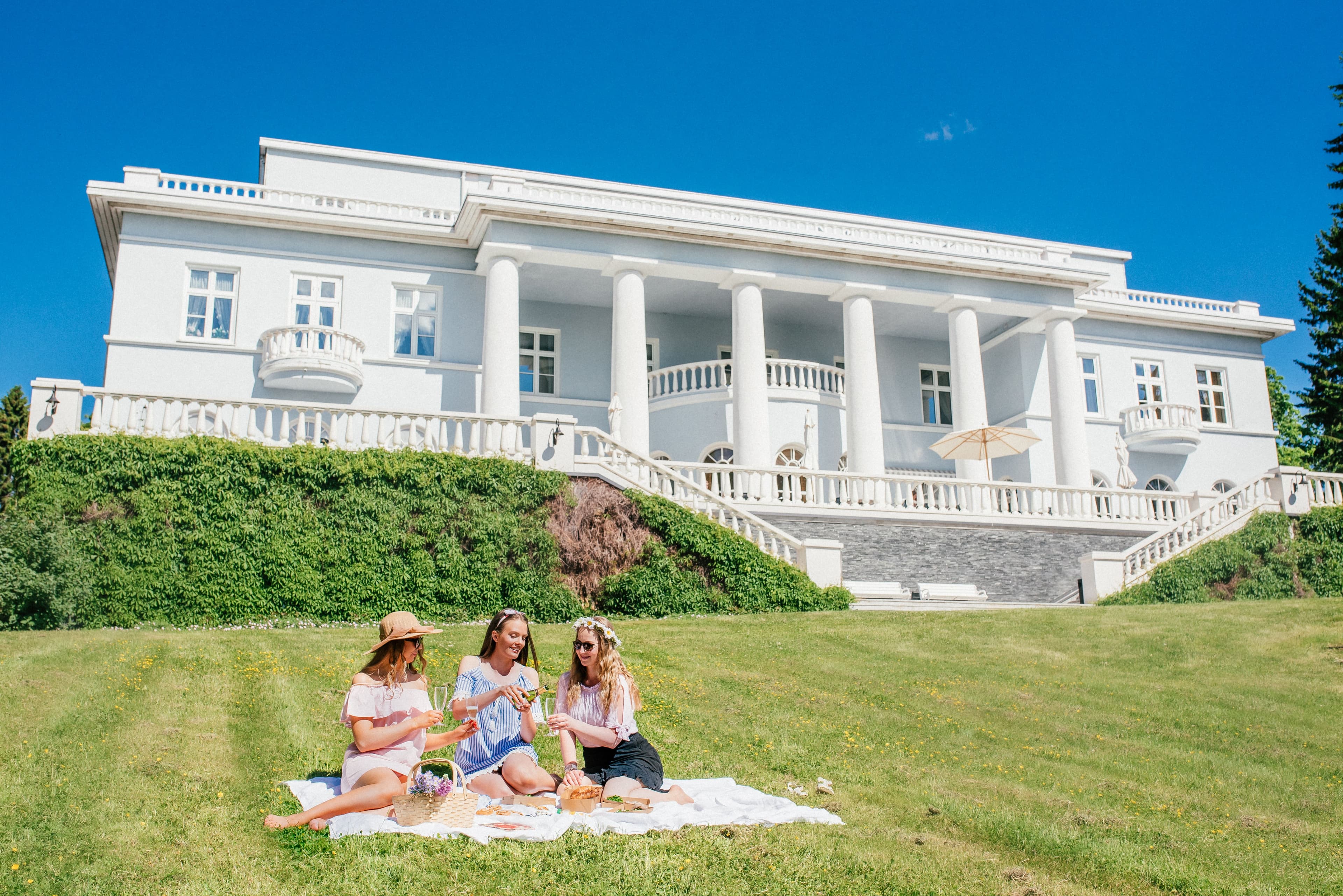 Haikon Kartano picnic summer
